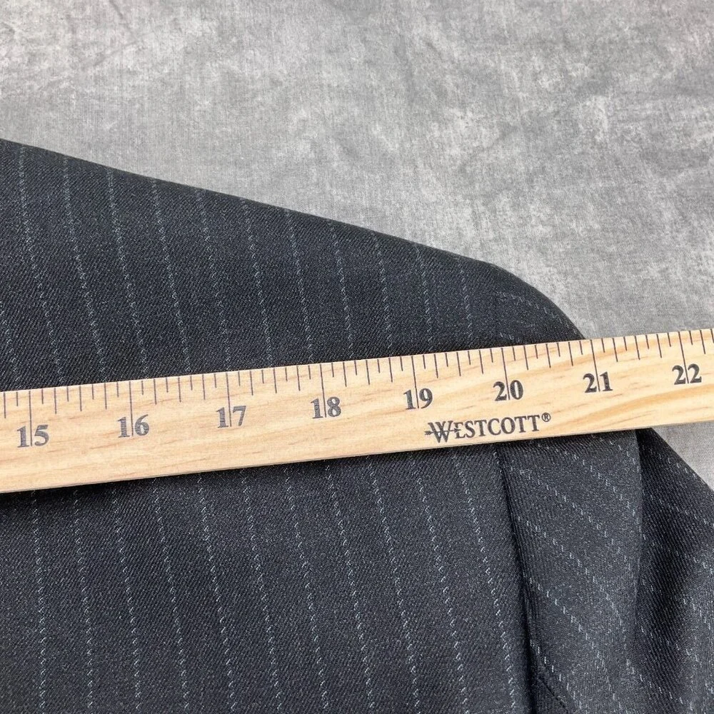 Luciano Carreli Uomo Difference Suit Men 44R 38W Gray Stripe Super 140s Wool VTG